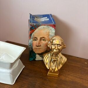 💚Avon Vintage Gold Washington Decanter